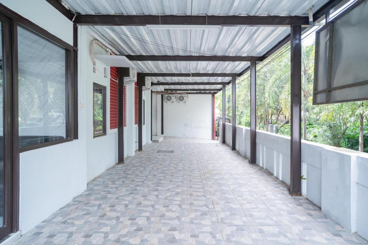 Reddoorz Plus Near Itc Cempaka Mas 2 Jakarta Exterior foto