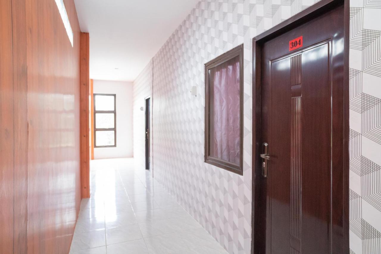 Reddoorz Plus Near Itc Cempaka Mas 2 Jakarta Exterior foto
