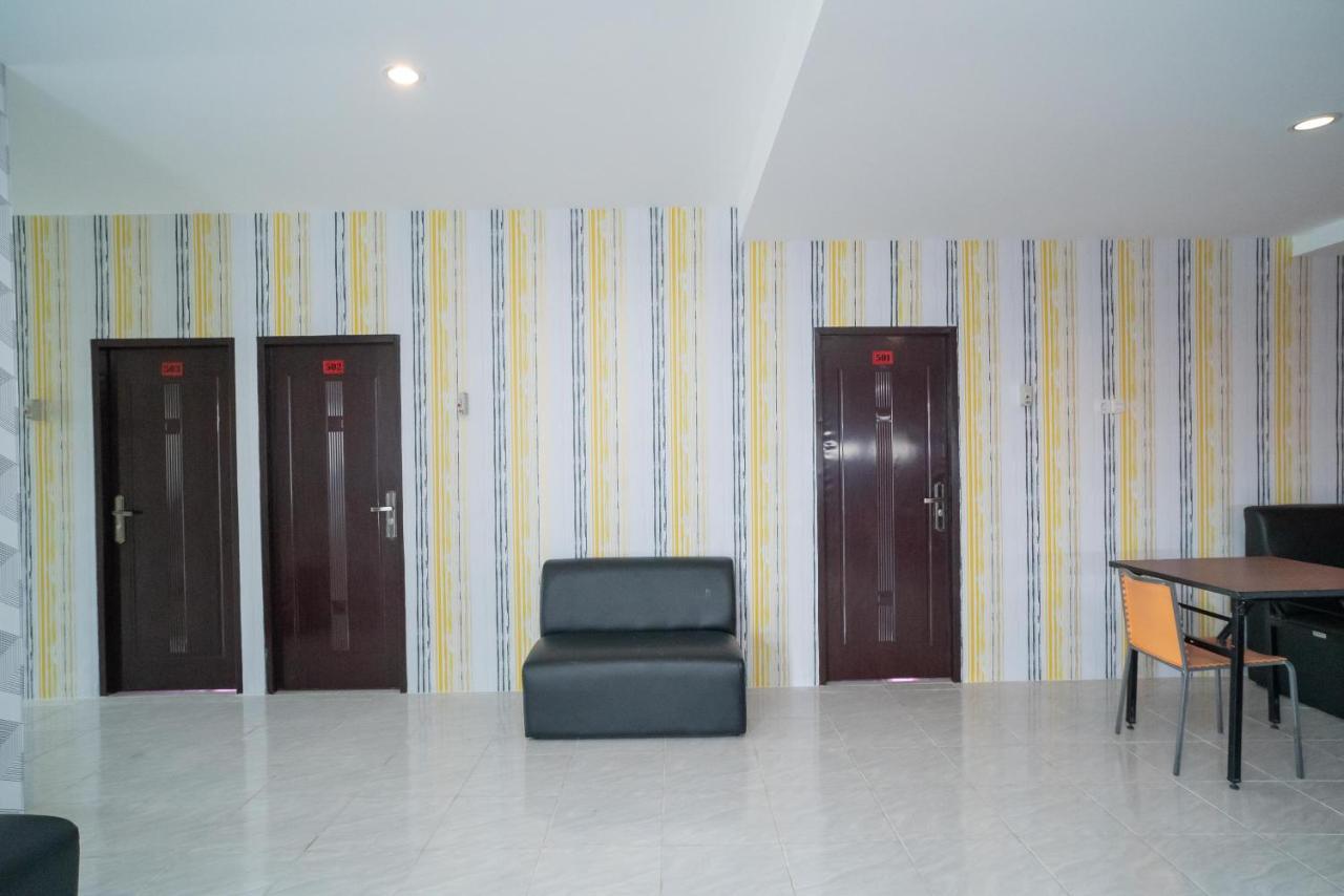 Reddoorz Plus Near Itc Cempaka Mas 2 Jakarta Exterior foto