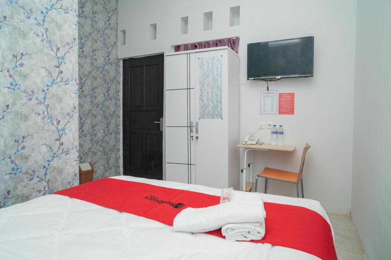 Reddoorz Plus Near Itc Cempaka Mas 2 Jakarta Exterior foto