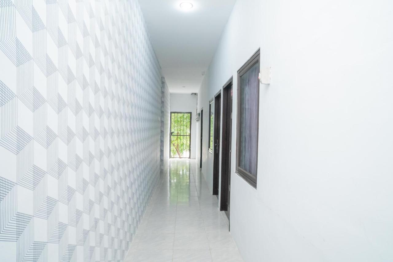 Reddoorz Plus Near Itc Cempaka Mas 2 Jakarta Exterior foto